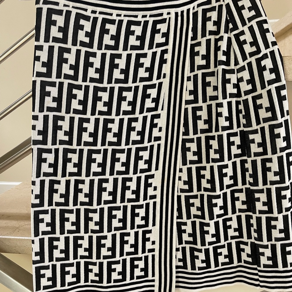 VINTAGE FENDI FF LOGO black and white knit SKIRT💝HP - Picture 7 of 11